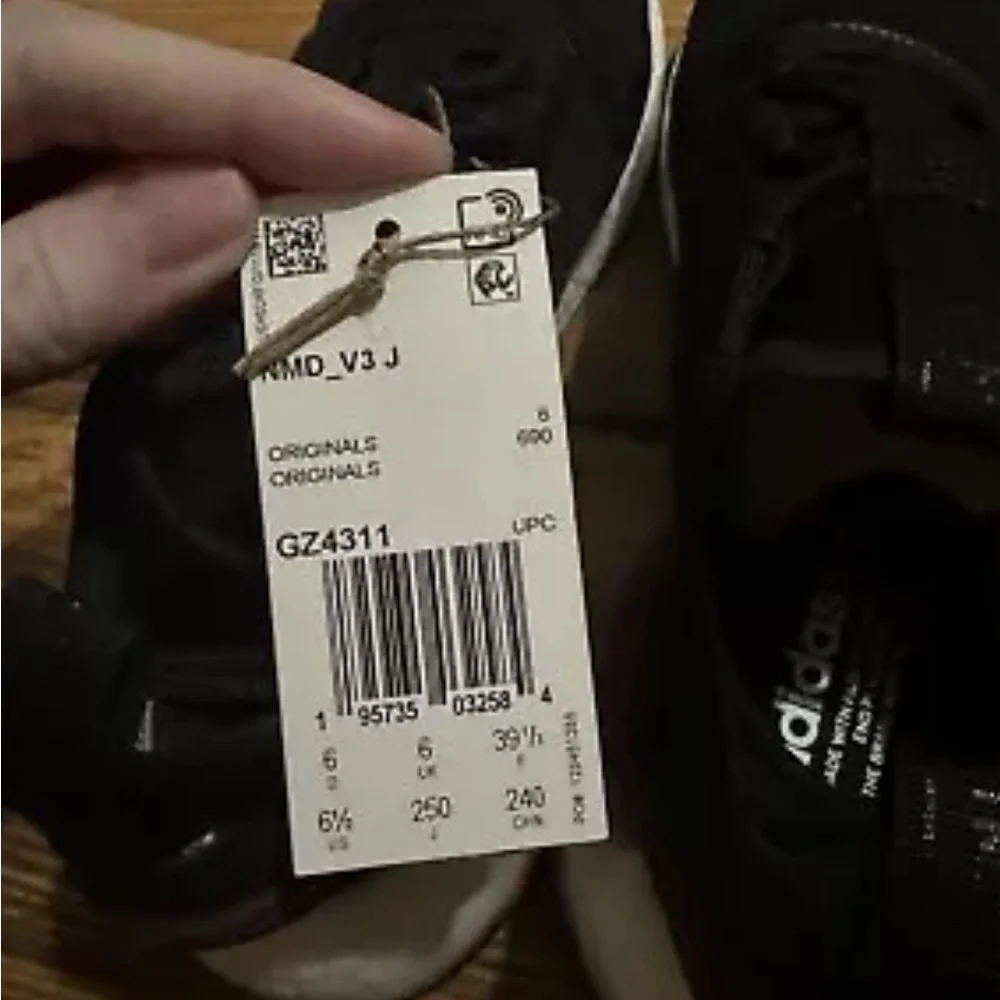 Adidas NMD_V3 J Size 6.5 Women’s - Picture 6 of 8